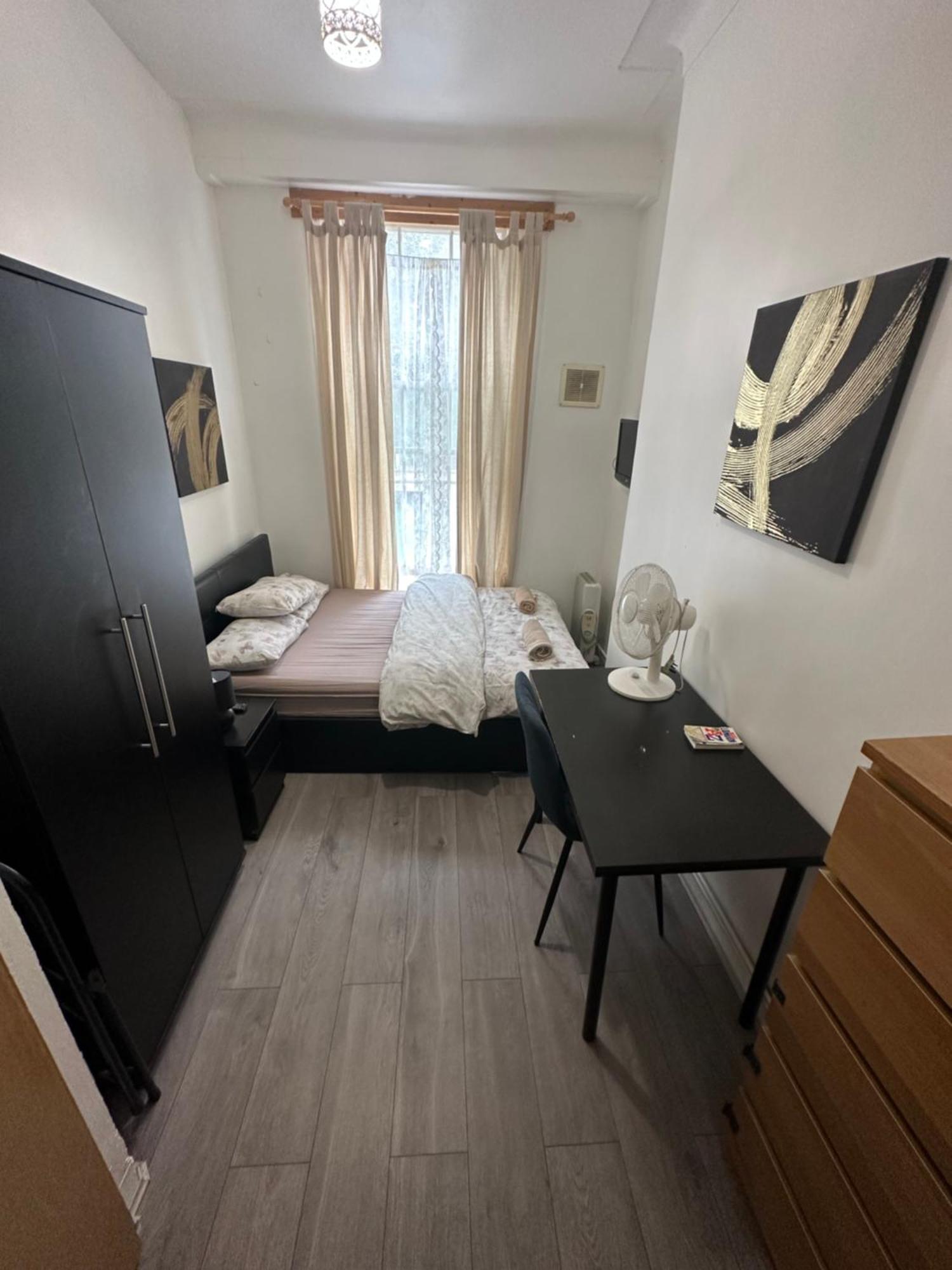 1 Apartment *